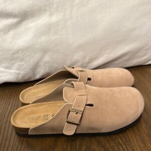 Birkenstock Men Tan Suede Clogs
